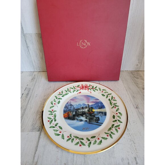 Lenox NEW holiday train scene annual plate Xmas kitchen decor - Picture 1 of 6